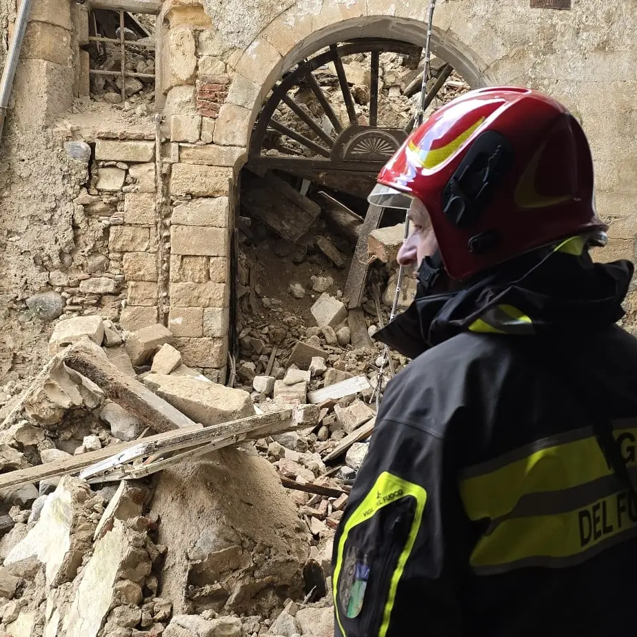 «L’ennesimo crollo a Cosenza vecchia non è una fatalità. È\u00A0giunto il momento delle scelte»\n