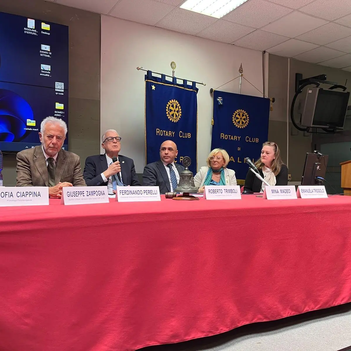 Giovani, prevenzione e consapevolezza: il Rotary porta nelle scuole di Locri e Cittanova il confronto su droga e alcol\n\n\n