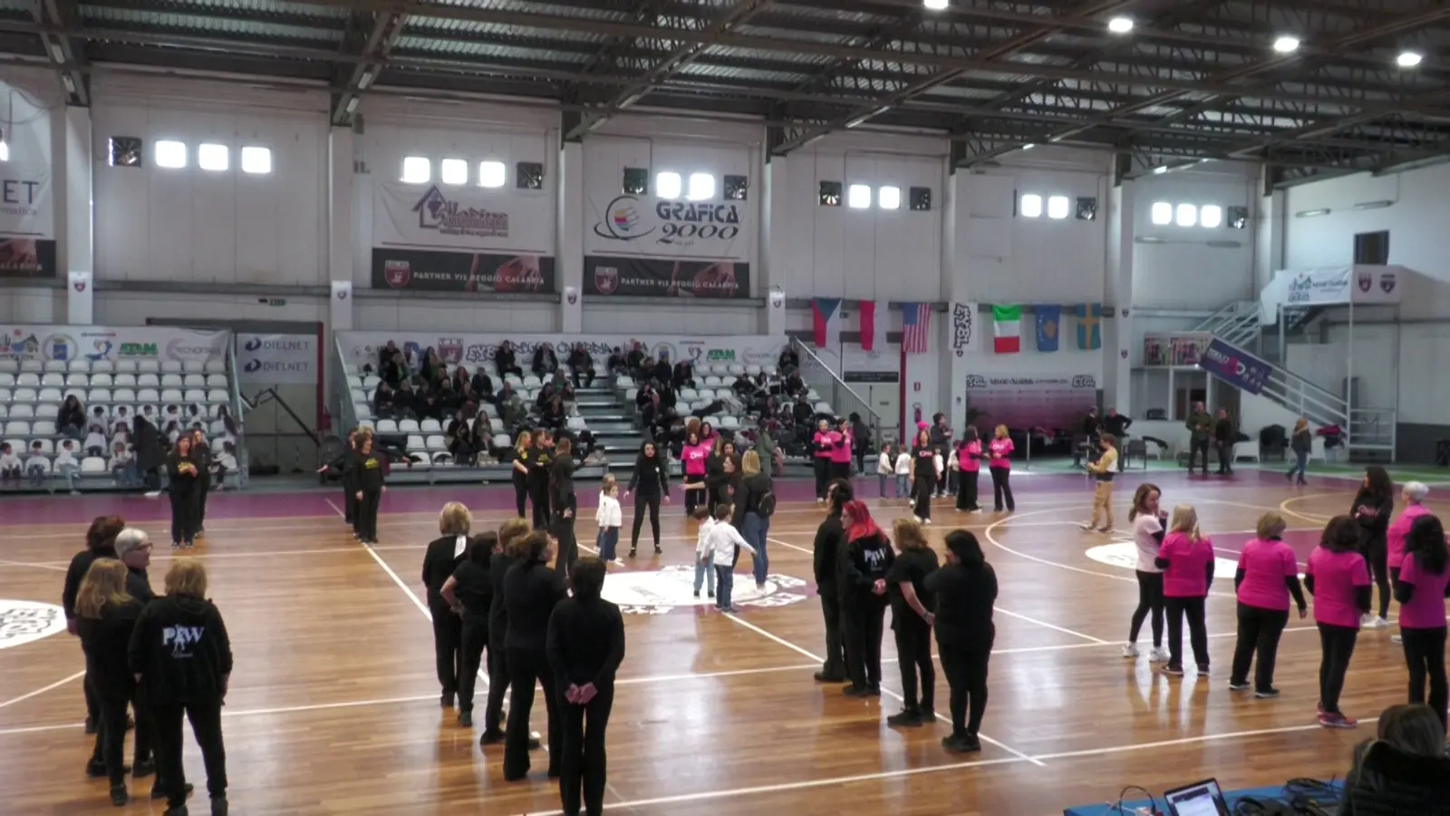 Un flash mob di resilienza e testimonianza, dall'associazione Grace un inno alla vita e alla forza delle donne\n