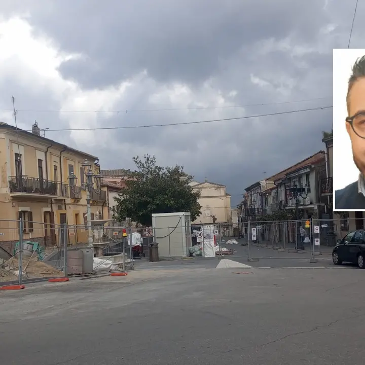 Sant’Onofrio, quando finiscono i lavori in piazza? L’ex consigliere Mattioli sollecita risposte a due anni dalla chiusura\n
