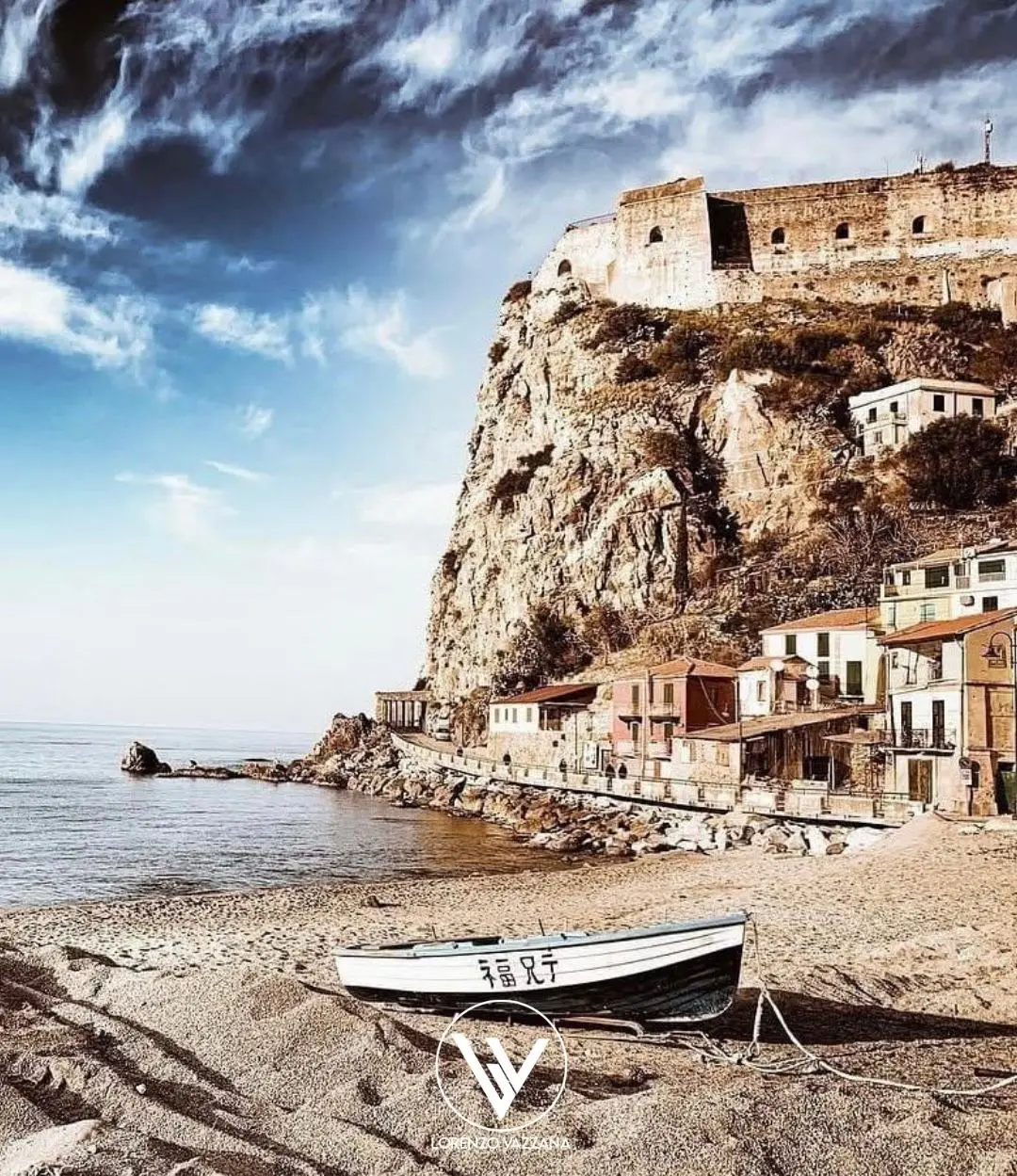 Sospesa tra mare e sogno\n