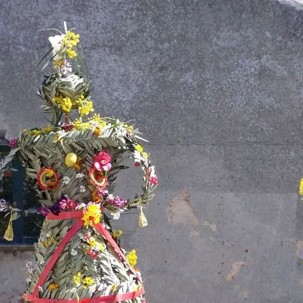 Il Sud che mastica ancora le sue divinità nella Domenica delle Palme, il rito delle Pupazze rivive a Bova\n