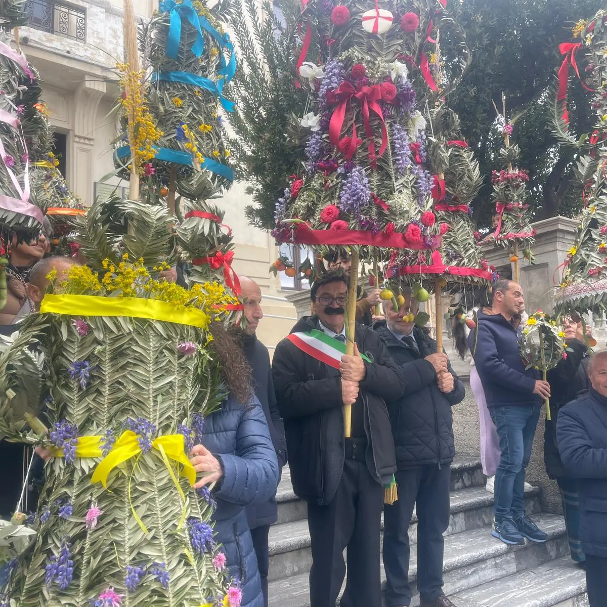 Bova, la Domenica delle Palme rinnova il rito millenario delle Persefoni e accende l’attenzione internazionale\n