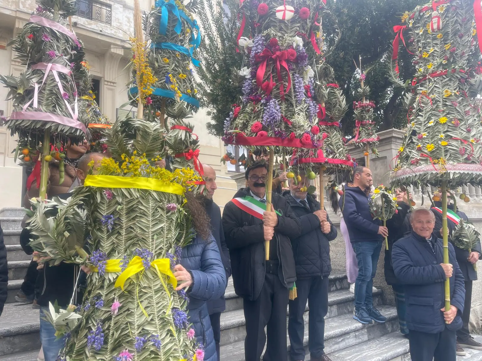 Bova, la Domenica delle Palme rinnova il rito millenario delle Persefoni e accende l’attenzione internazionale\n