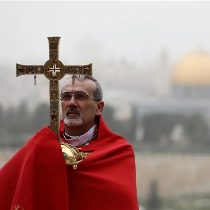 Pizzaballa lasciato fuori dal Santo Sepolcro, la preghiera senza fedeli sul Monte degli Ulivi: «Situazione complicata»\n