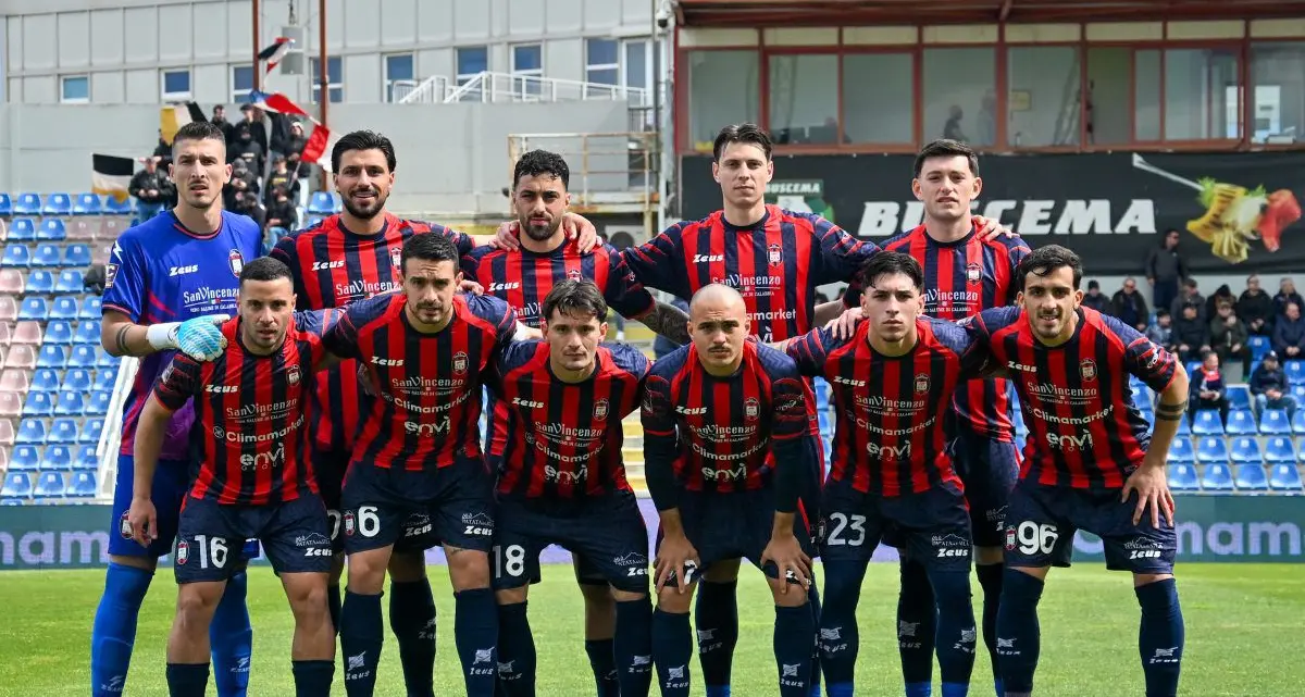 Serie C, il Crotone ribalta il Cerignola (3-1) in rimonta e resta saldo in zona playoff\n