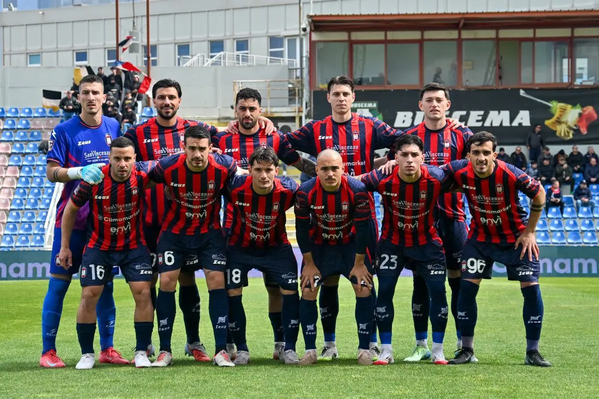 Serie C, il Crotone ribalta il Cerignola (3-1) in rimonta e resta saldo in zona playoff\n