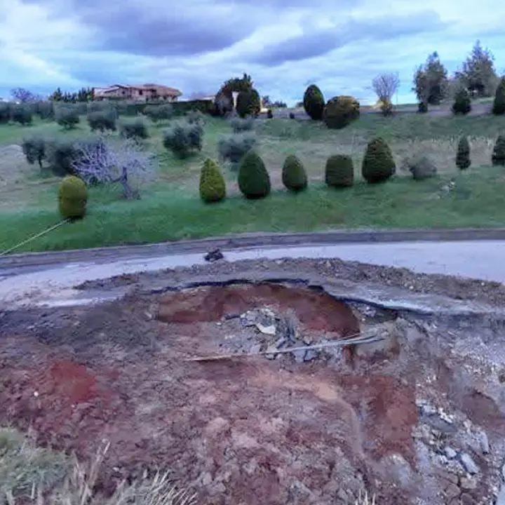 Altomonte e quella strada dimenticata: la SP 121 chiusa e il territorio penalizzato\n