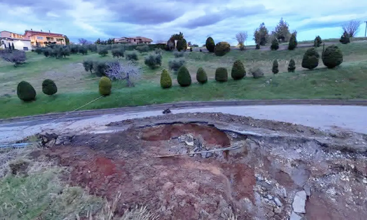 Altomonte e quella strada dimenticata: la SP 121 chiusa e il territorio penalizzato\n