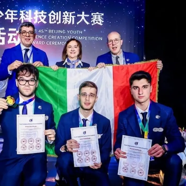 Trionfo in Cina del Polo tecnologico di Vibo: il progetto degli studenti primo nella sfida sull’Intelligenza artificiale\n