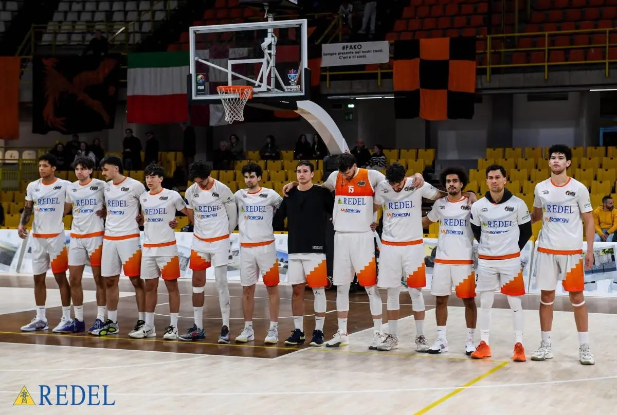 Basket, la Redel Reggio Calabria cade nel derby dello Stretto: Messina vince ai supplementari\n