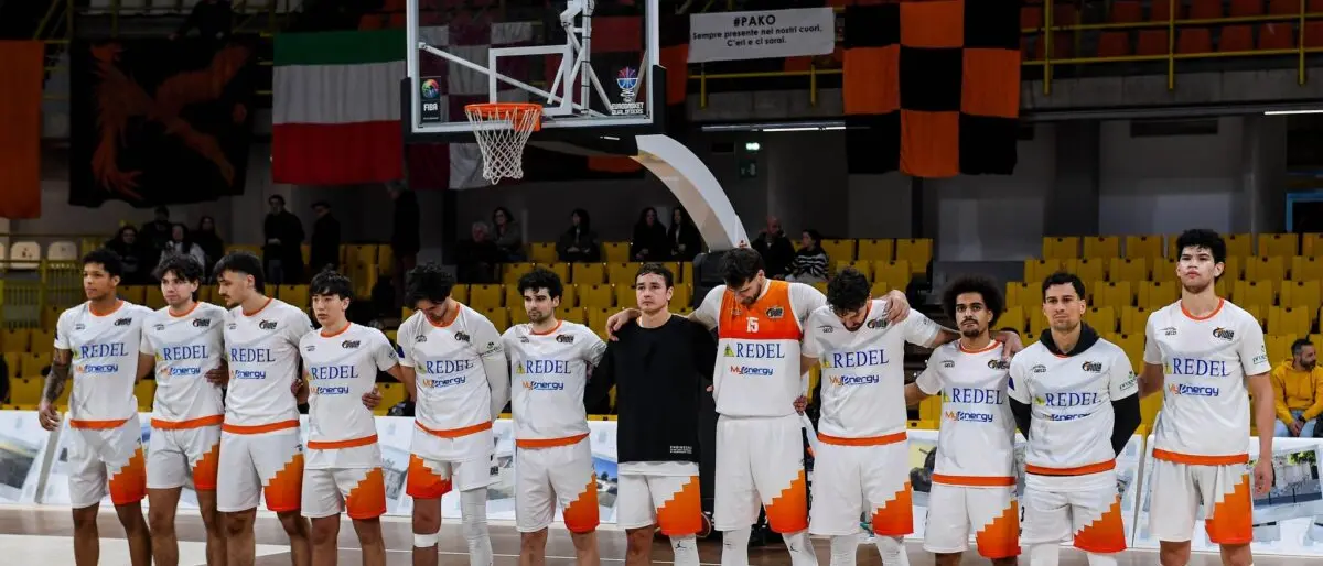 Basket, la Redel Reggio Calabria cade nel derby dello Stretto: Messina vince ai supplementari\n