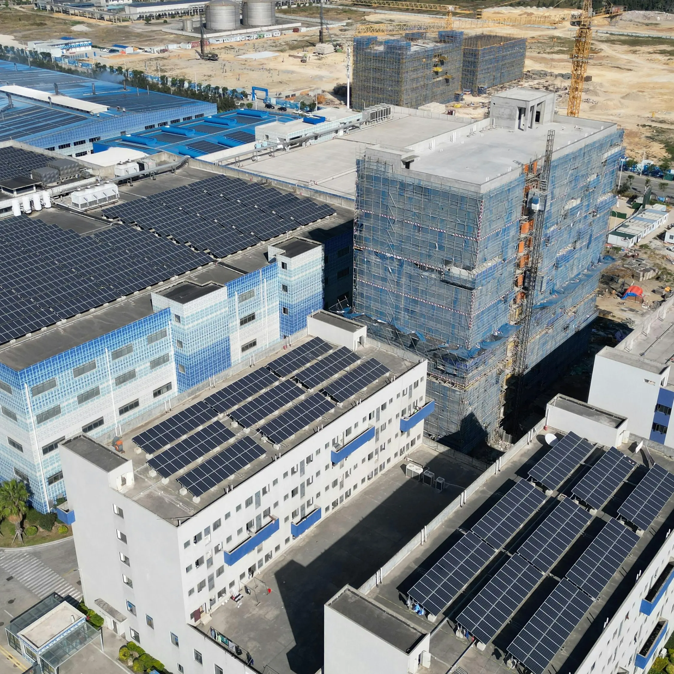 Il Governo riduce i fondi per la “Transizione 5.0”: meno risorse e crediti ridotti per migliaia di aziende\n