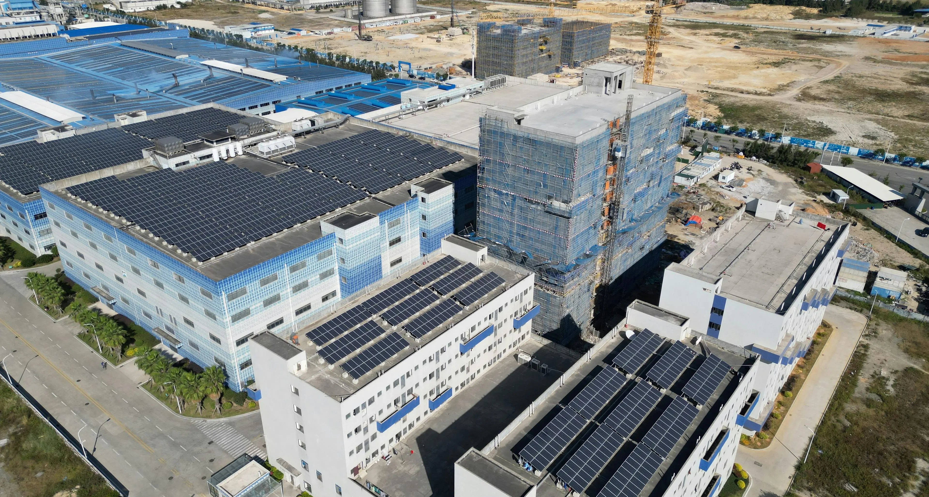 Il Governo riduce i fondi per la “Transizione 5.0”: meno risorse e crediti ridotti per migliaia di aziende\n