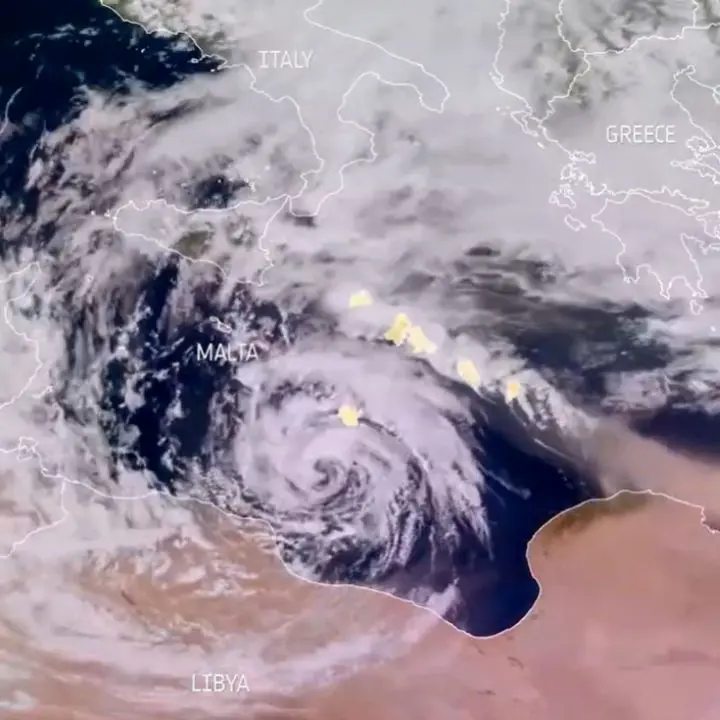 <p>Il ciclone Jolina che ha colpito anche la Calabria osservato in tempo reale dai satelliti: «Così si riducono i rischi»</p>
