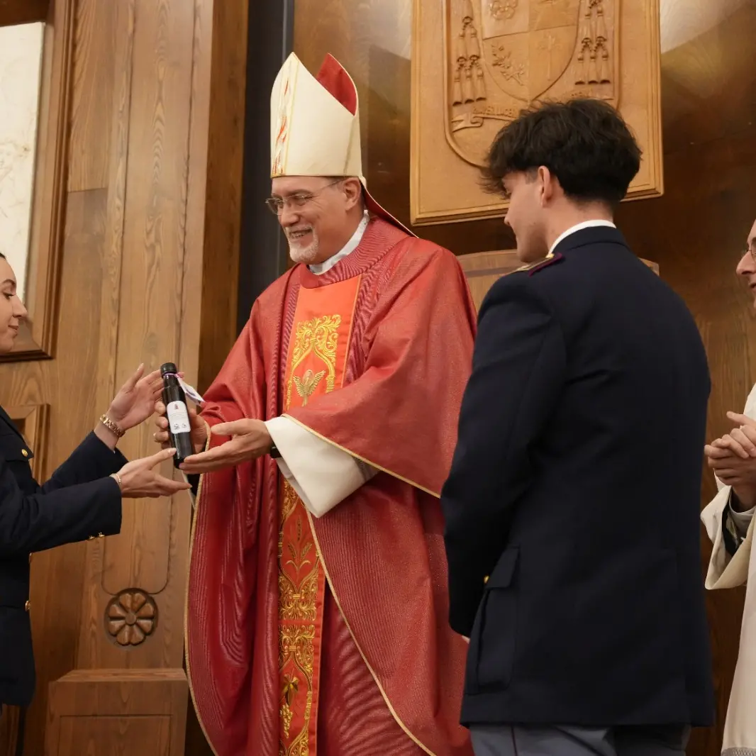 L’olio di Capaci diventa Sacro Crisma anche a Vibo: «Nato dal sangue dei giusti, memoria viva della strage»\n