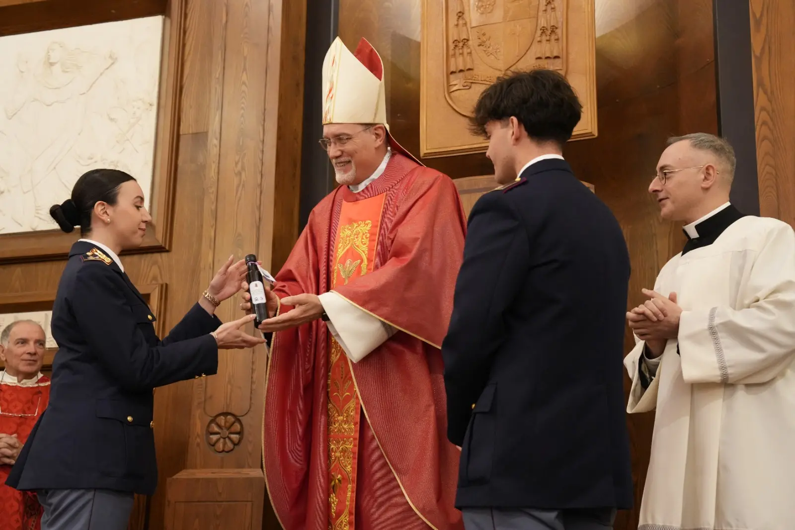 L’olio di Capaci diventa Sacro Crisma anche a Vibo: «Nato dal sangue dei giusti, memoria viva della strage»\n