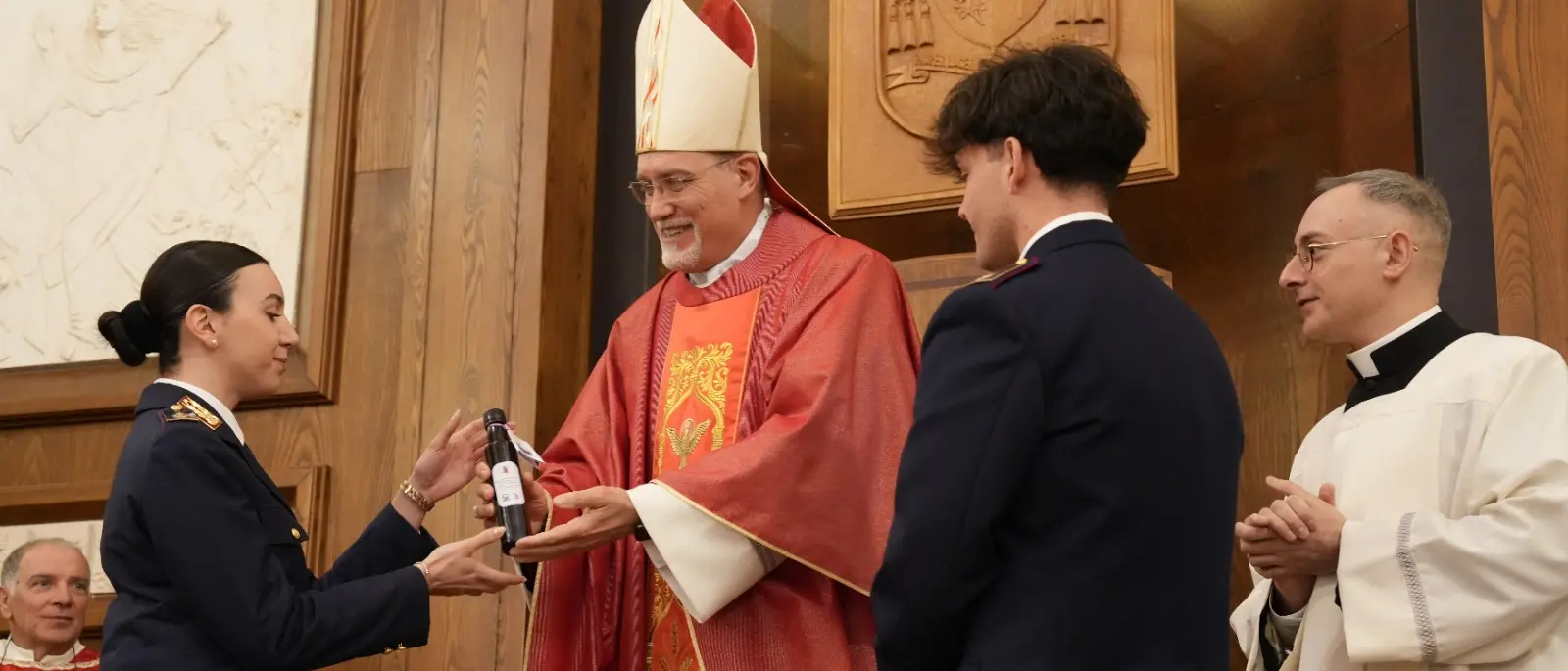 L’olio di Capaci diventa Sacro Crisma anche a Vibo: «Nato dal sangue dei giusti, memoria viva della strage»\n