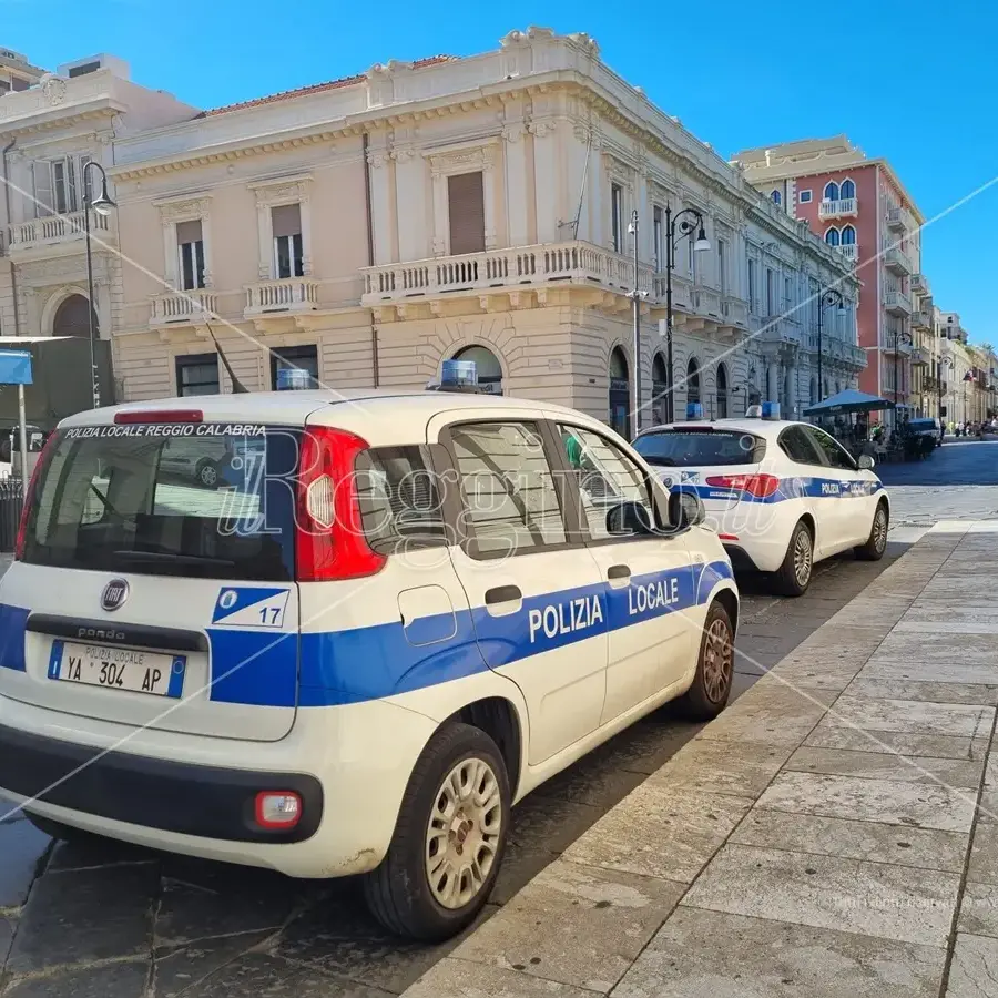 Reggio,\u00A0arrivano sette agenti di polizia Locale e 26 nuovi veicoli