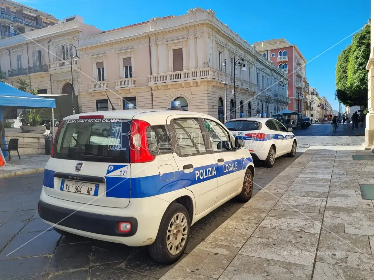 Reggio,\u00A0arrivano sette agenti di polizia Locale e 26 nuovi veicoli