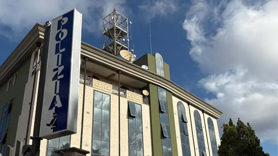 Polizia di Vibo,\u00A0il Siulp accusa:\u00A0«Ignorati dal Ministero.\u00A0Reparto prevenzione crimine con pochi uomini, mezzi vecchi e dirigenti a scavalco»\n