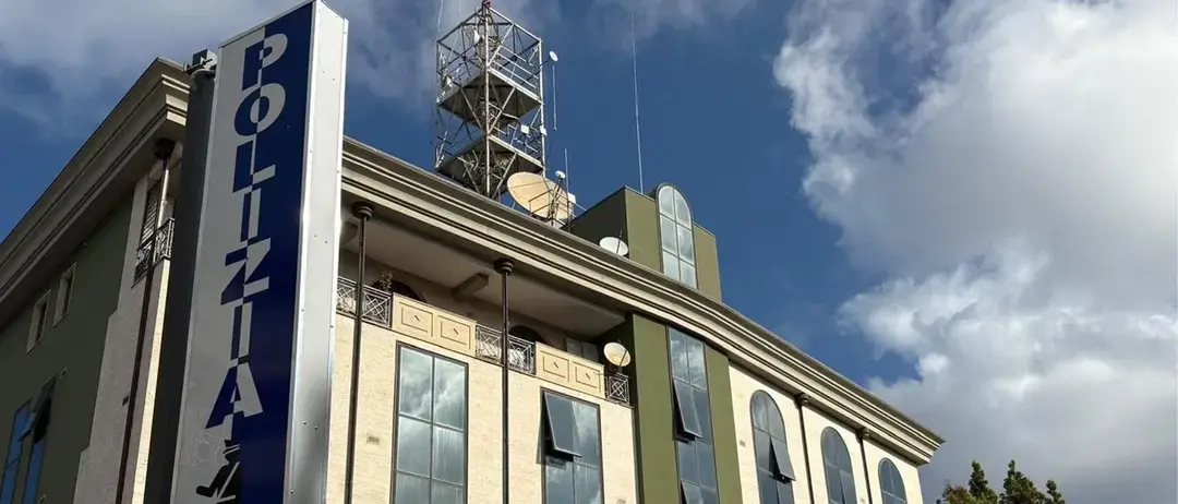 Polizia di Vibo,\u00A0il Siulp accusa:\u00A0«Ignorati dal Ministero.\u00A0Reparto prevenzione crimine con pochi uomini, mezzi vecchi e dirigenti a scavalco»\n