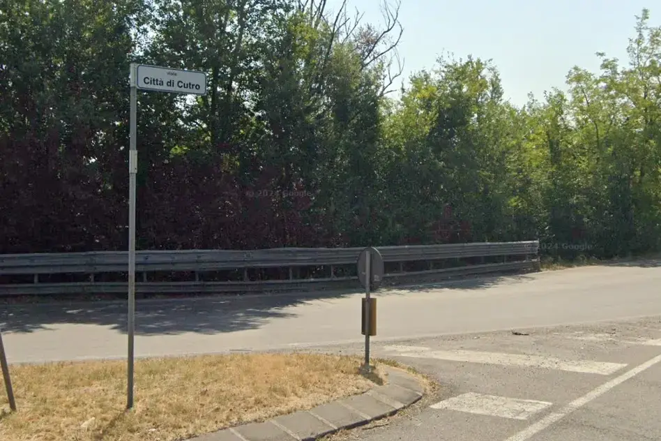 “Viale Cutro” a Reggio Emilia, torna la polemica: «Il nome va cambiato, richiama l’ombra della ’ndrangheta sulla città»\n