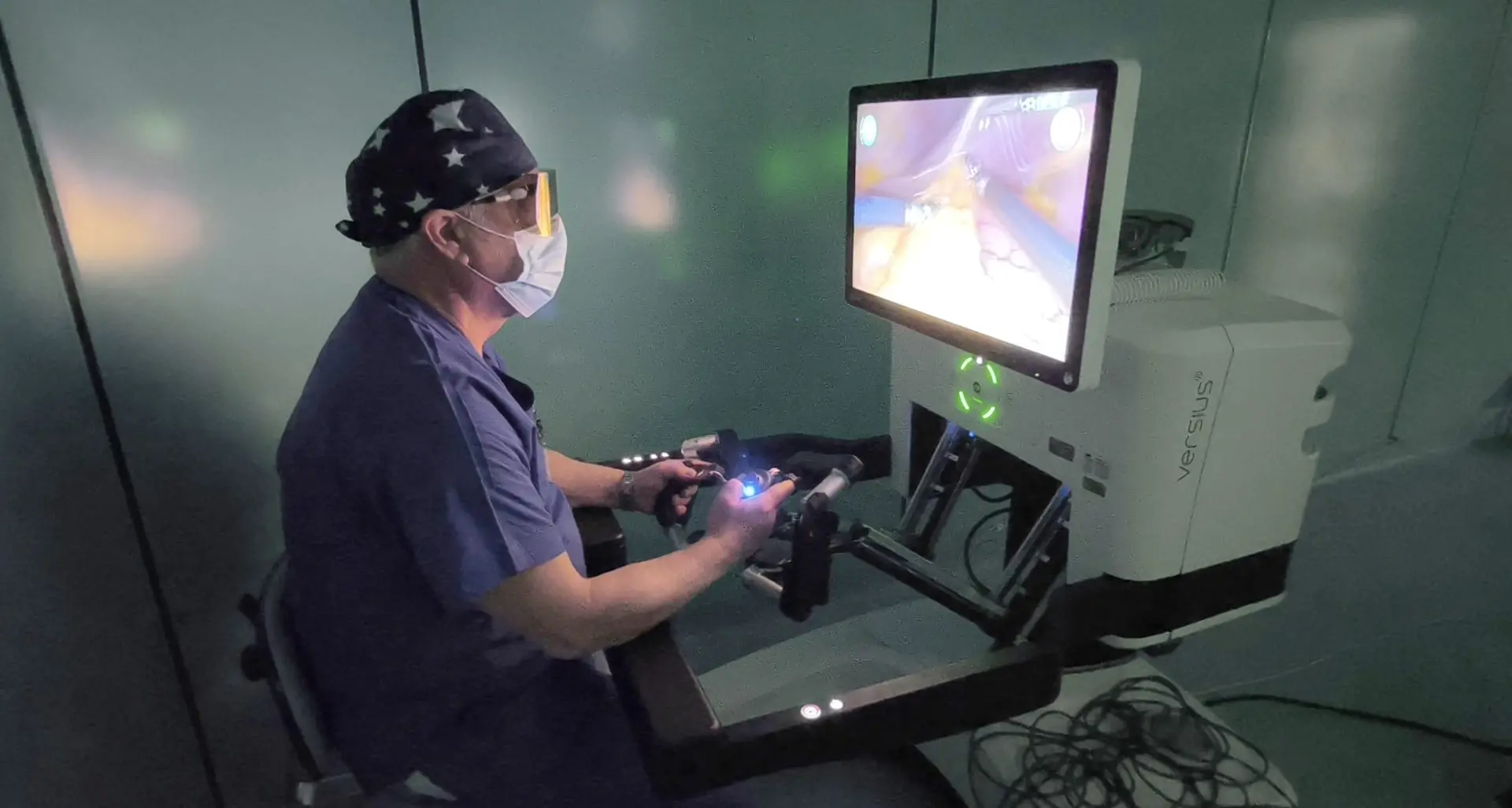 Versius entra in sala operatoria, a Lamezia è attiva la chirurgia robotica di precisione: ecco come funziona –\u00A0VIDEO\n