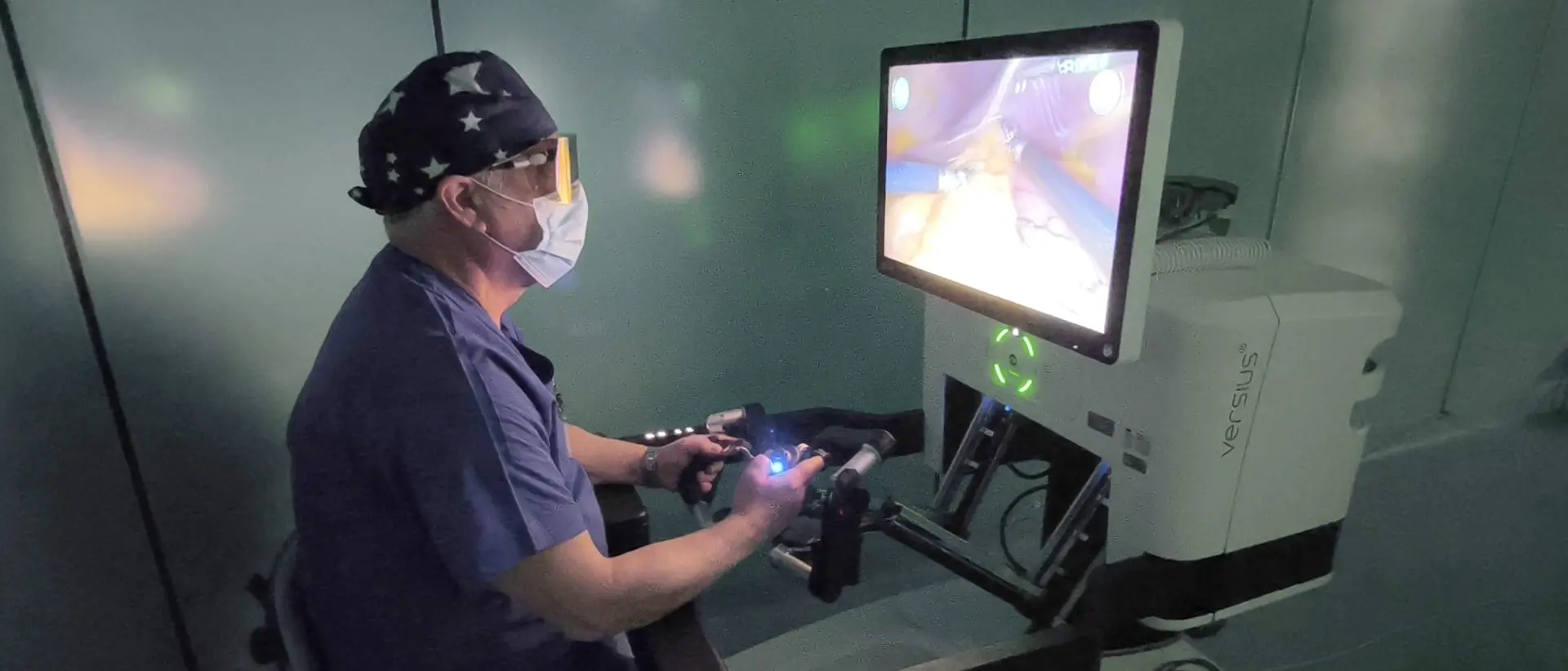 Versius entra in sala operatoria, a Lamezia è attiva la chirurgia robotica di precisione: ecco come funziona –\u00A0VIDEO\n