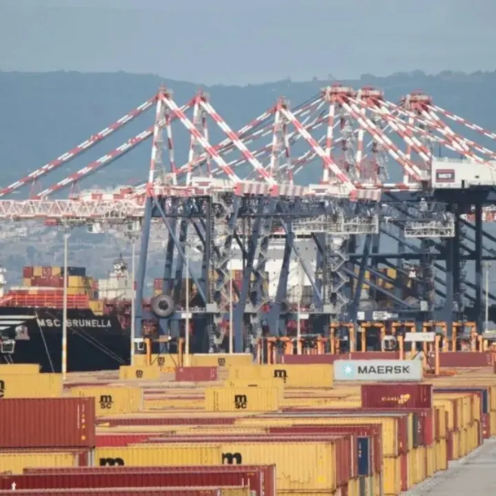 «Il porto di Gioia Tauro non diventi snodo per il passaggio di armi per Israele», i sindacati chiedono più controlli\n