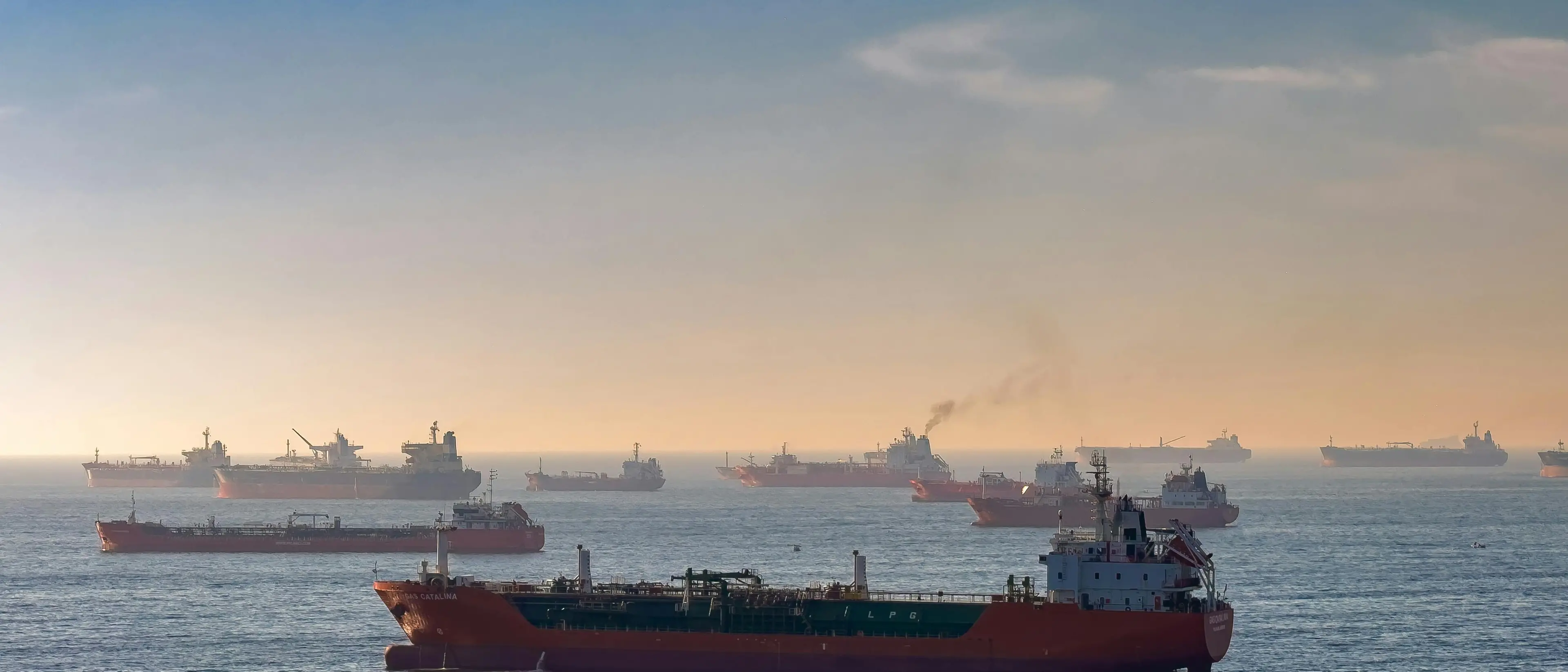 Tensione Usa-Iran: nessun negoziato,\u00A0petrolio a 116 dollari al barile e\u00A0pressione sui mercati globali\n