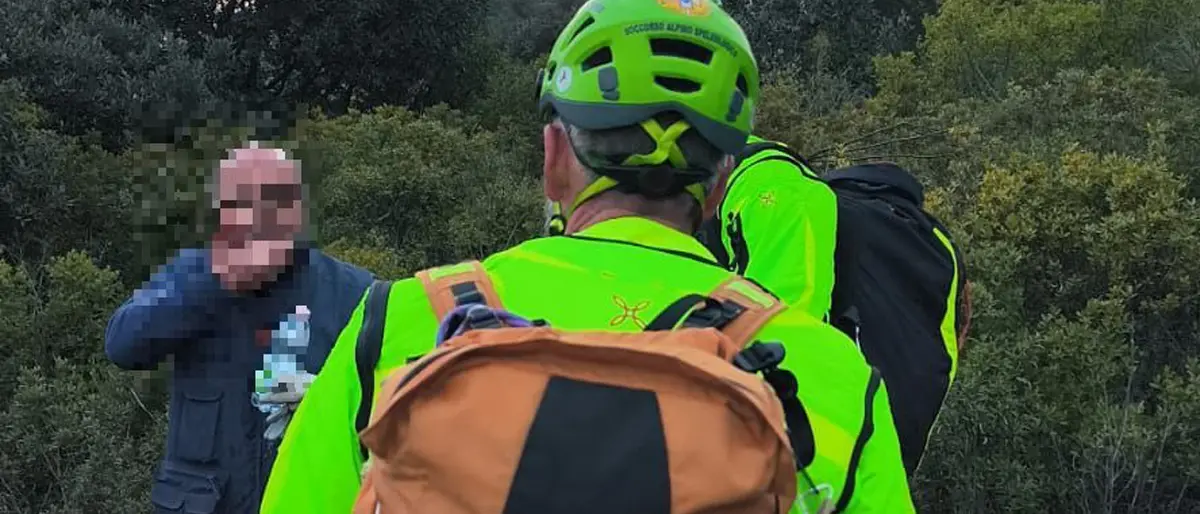 Francavilla Marittima, l’intervento del Soccorso Alpino salva un anziano nel bosco