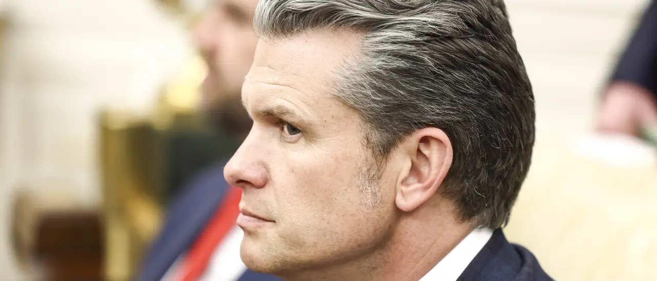 Un broker di Hegseth tentò di investire milioni su società della difesa prima dell’attacco all’Iran\n