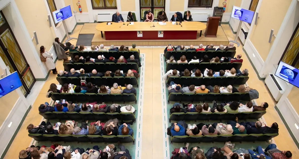 La Calabria dura e emarginata del Settecento e l'orgoglio del nome e del lavoro dei Florio, Stefania Auci presenta a Reggio “L'alba dei Leoni”