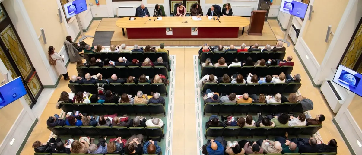 La Calabria dura e emarginata del Settecento e l'orgoglio del nome e del lavoro dei Florio, Stefania Auci presenta a Reggio “L'alba dei Leoni”