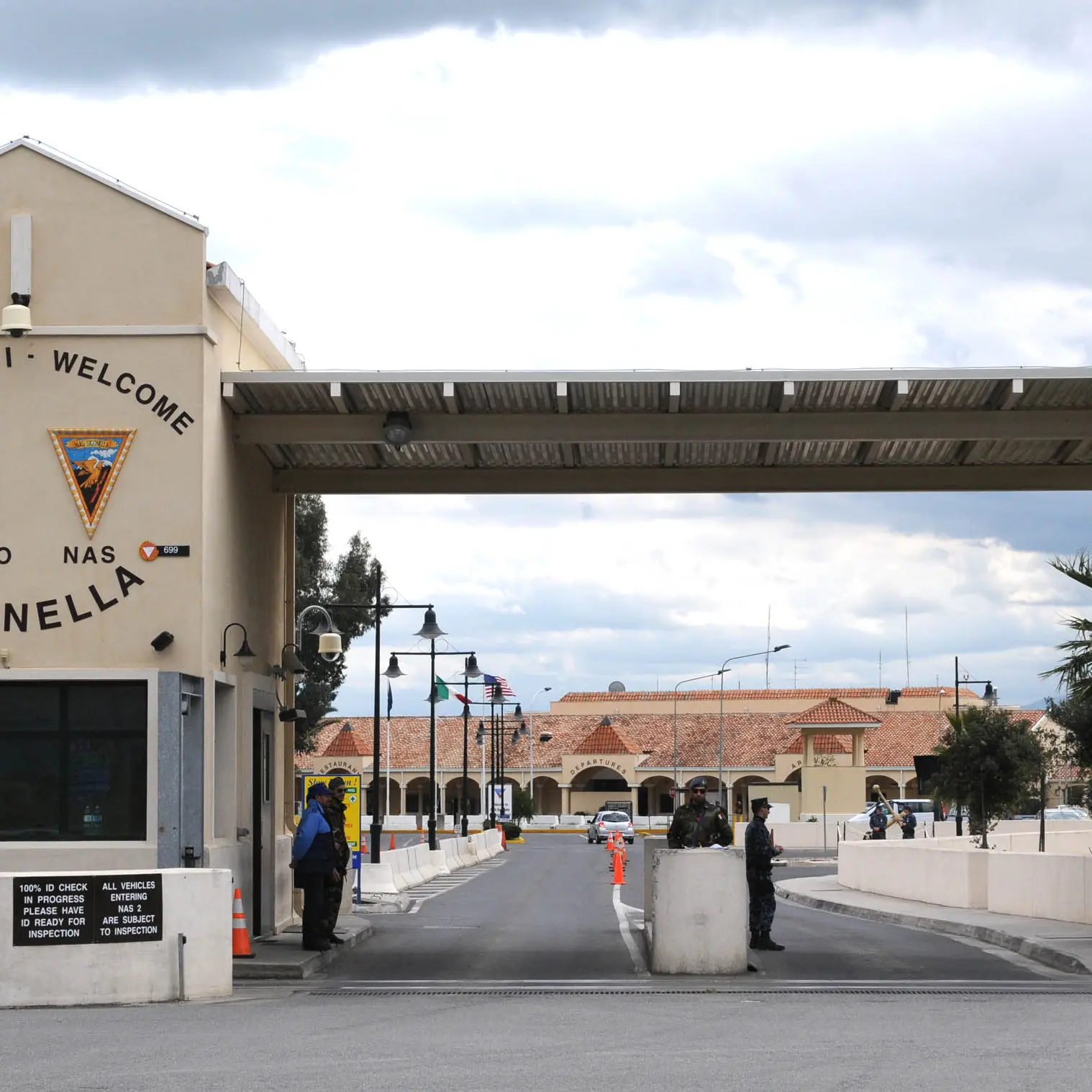 Guerra in Medio Oriente, Crosetto nega agli Usa la base di Sigonella per l’atterraggio dei bombardieri\n