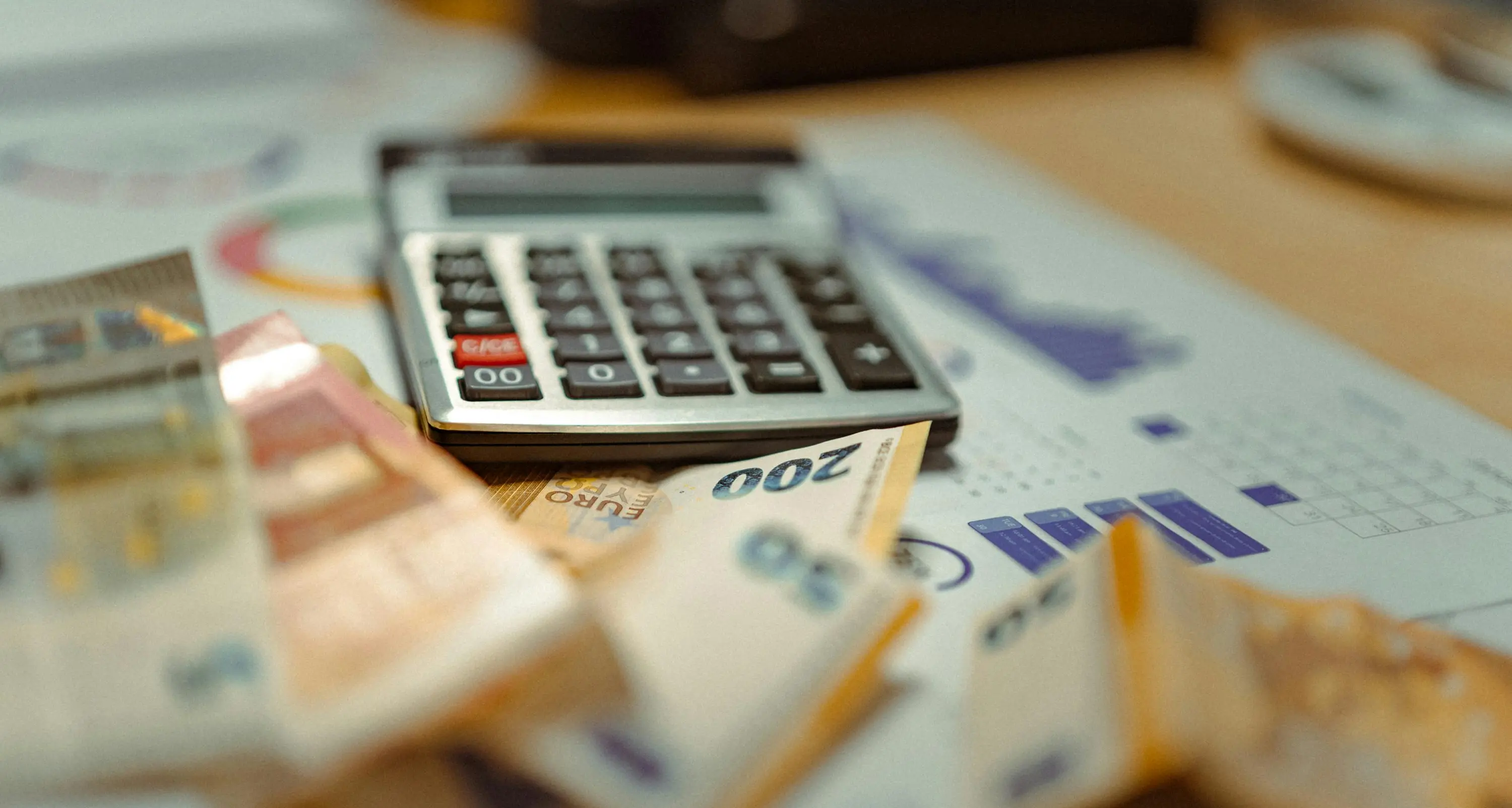 Bolletta della luce, ancora\u00A0aumenti per 3 milioni di italiani: costerà l’8 per cento in più\n