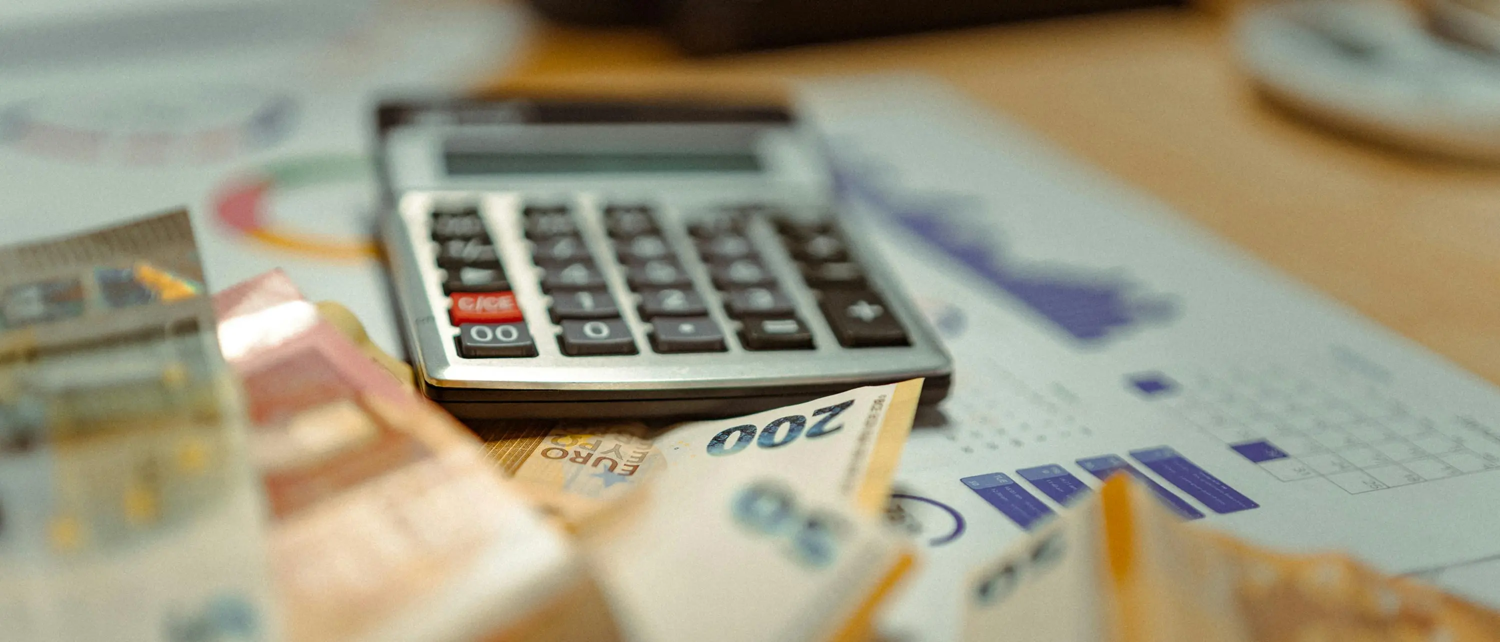 Bolletta della luce, ancora\u00A0aumenti per 3 milioni di italiani: costerà l’8 per cento in più\n