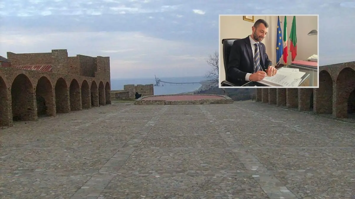 Mazzette a Crotone, l’ombra della corruzione anche su Cirò Marina: «Oltre a Manica coinvolto un funzionario apicale»\n