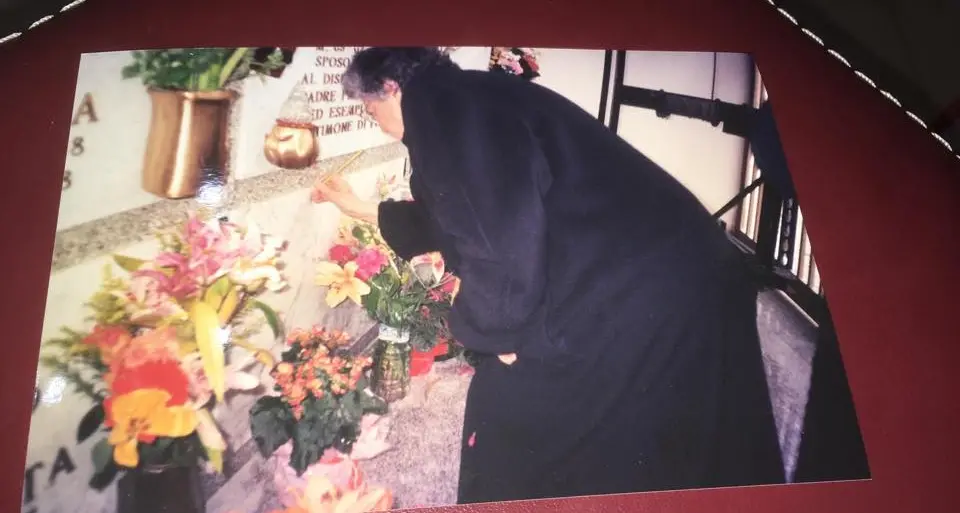 <p>Quando Natuzza segnò con una matita il loculo che avrebbe dovuto accogliere la sua salma - <span style=\"color:hsl(0, 75%, 60%);\">FOTO</span></p>