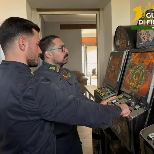 Centro scommesse abusivo a Mileto, sequestrate slot e oltre 2mila euro contenuti nelle macchinette\n