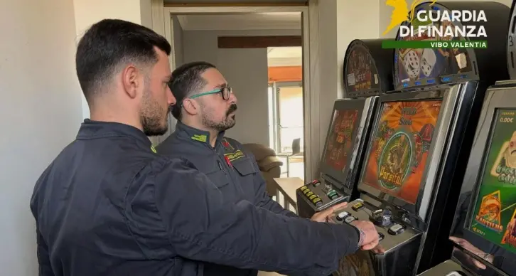 Centro scommesse abusivo a Mileto, sequestrate slot e oltre 2mila euro contenuti all’interno