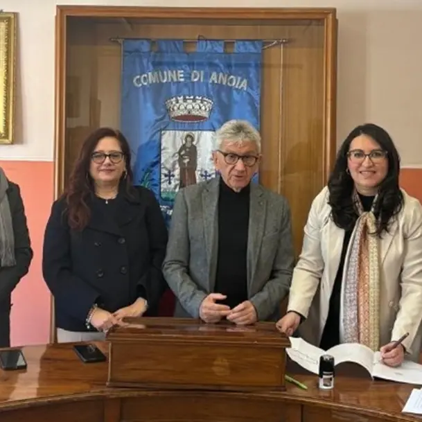 Laboratori dell’Its Cadmo Academy ad Anoia: il sindaco Demarzo sottoscrive la convenzione con il presidente Serra\n