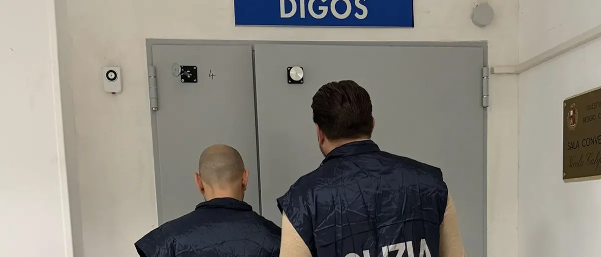 Reggina –\u00A0Acireale, arrestato\u00A0un ultras già sottoposto a Daspo:\u00A0era riuscito ad accedere abusivamente alla Curva Sud\n