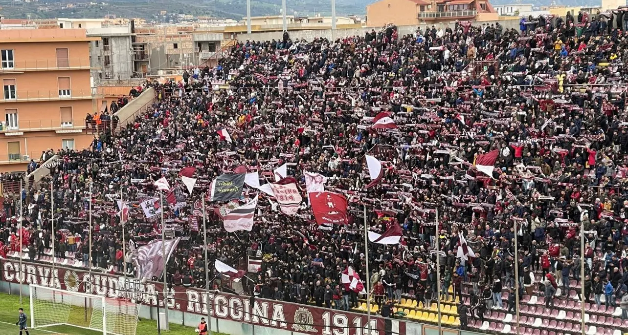 Reggina–Acireale, tifoso amaranto con Daspo\u00A0viola le prescrizioni e viene arrestato dalla Digos\n