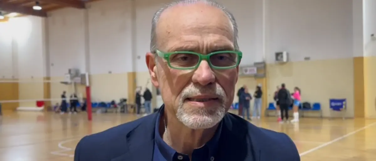 Playoff, la Puliservice volley Reggio\u00A0vola ai quarti: Il dirigente Sgrò esulta dopo il 3-0 contro\u00A0Catanzaro\n