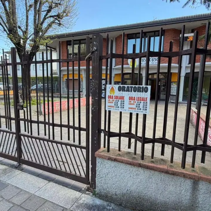 Bergamo, tenta di sequestrare bambino all'oratorio: arrestato 30enne\n