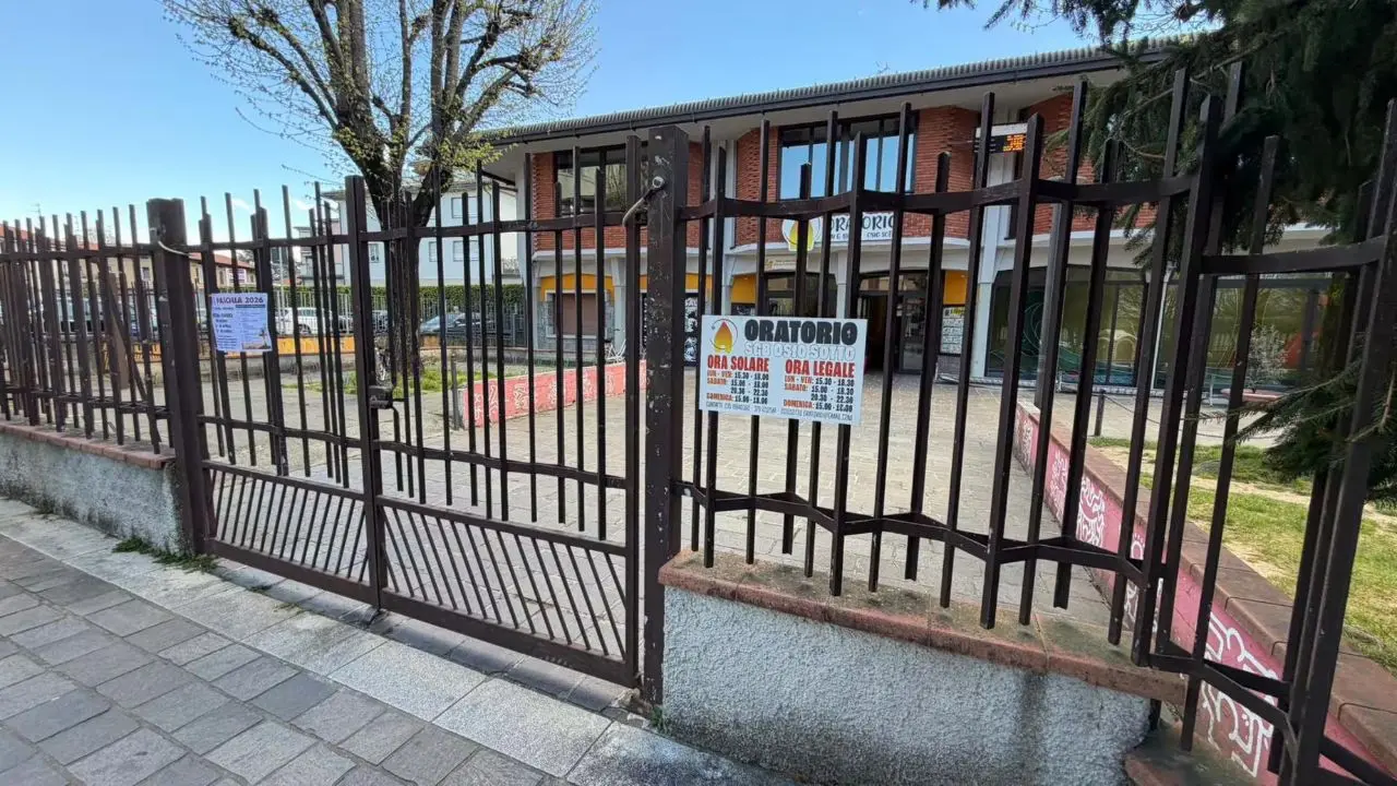 Bergamo, tenta di sequestrare bambino all'oratorio: arrestato 30enne\n