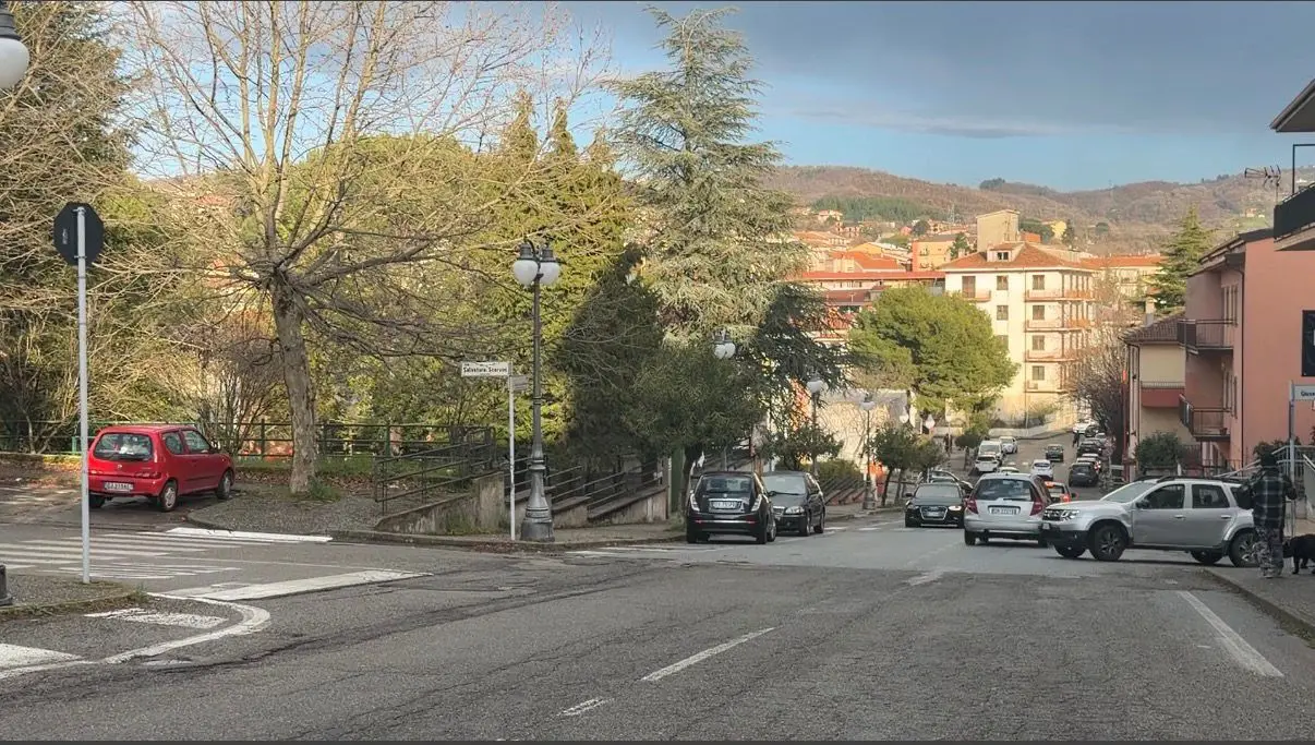 Acri, bambina investita prima di entrare a scuola. Interviene l’elisoccorso\n