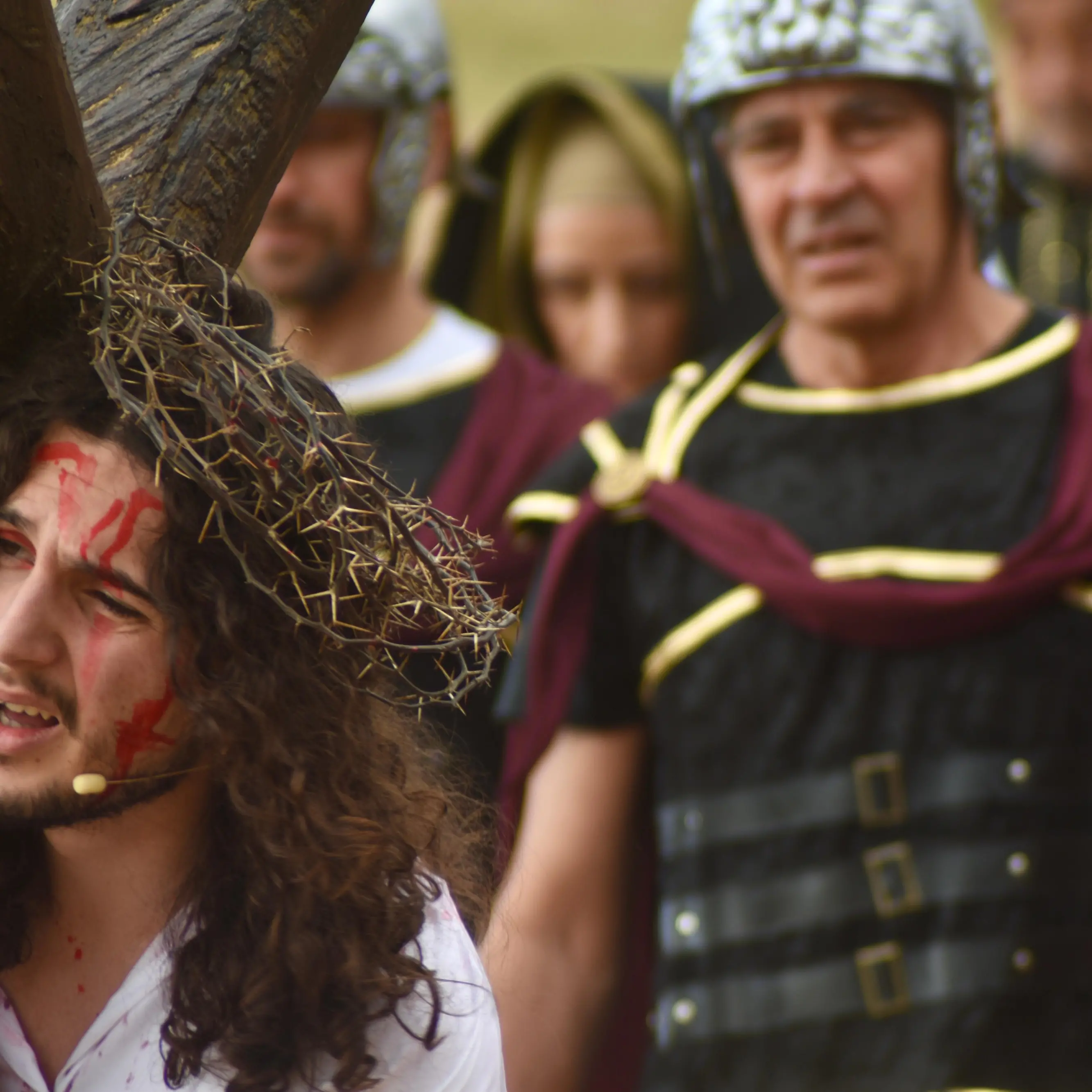 Il cammino del Calvario: la Passione di Cristo rivive nella comunità arbëreshë di Vena di Maida\n
